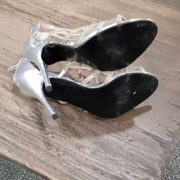 Caparros silver mesh & rhinestone strappy stilettos w back zip closure size 8.5 - Picture 5 of 5